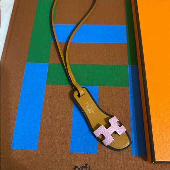 NEW HERMÈS ORAN NANO CHARM PINK - Picture 10 of 16